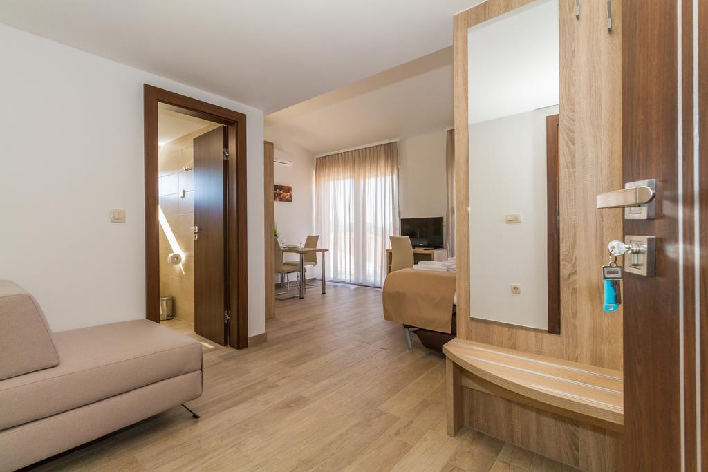 Villa Astoria Biograd Na Moru Exteriör bild