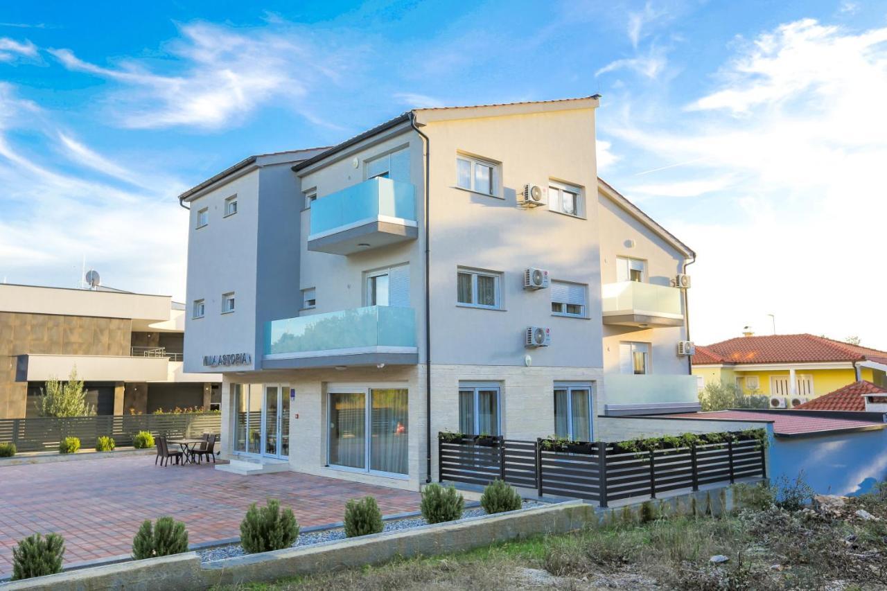 Villa Astoria Biograd Na Moru Exteriör bild