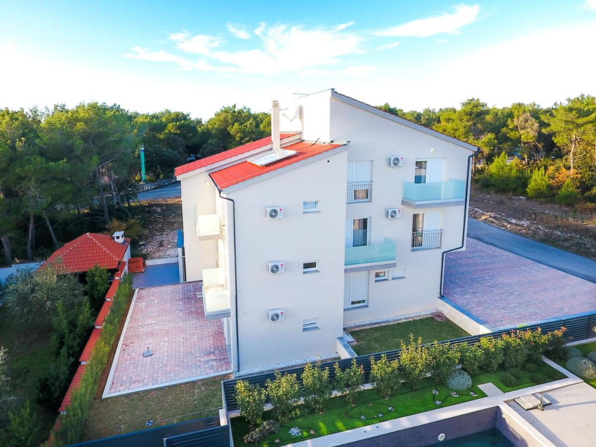 Villa Astoria Biograd Na Moru Exteriör bild